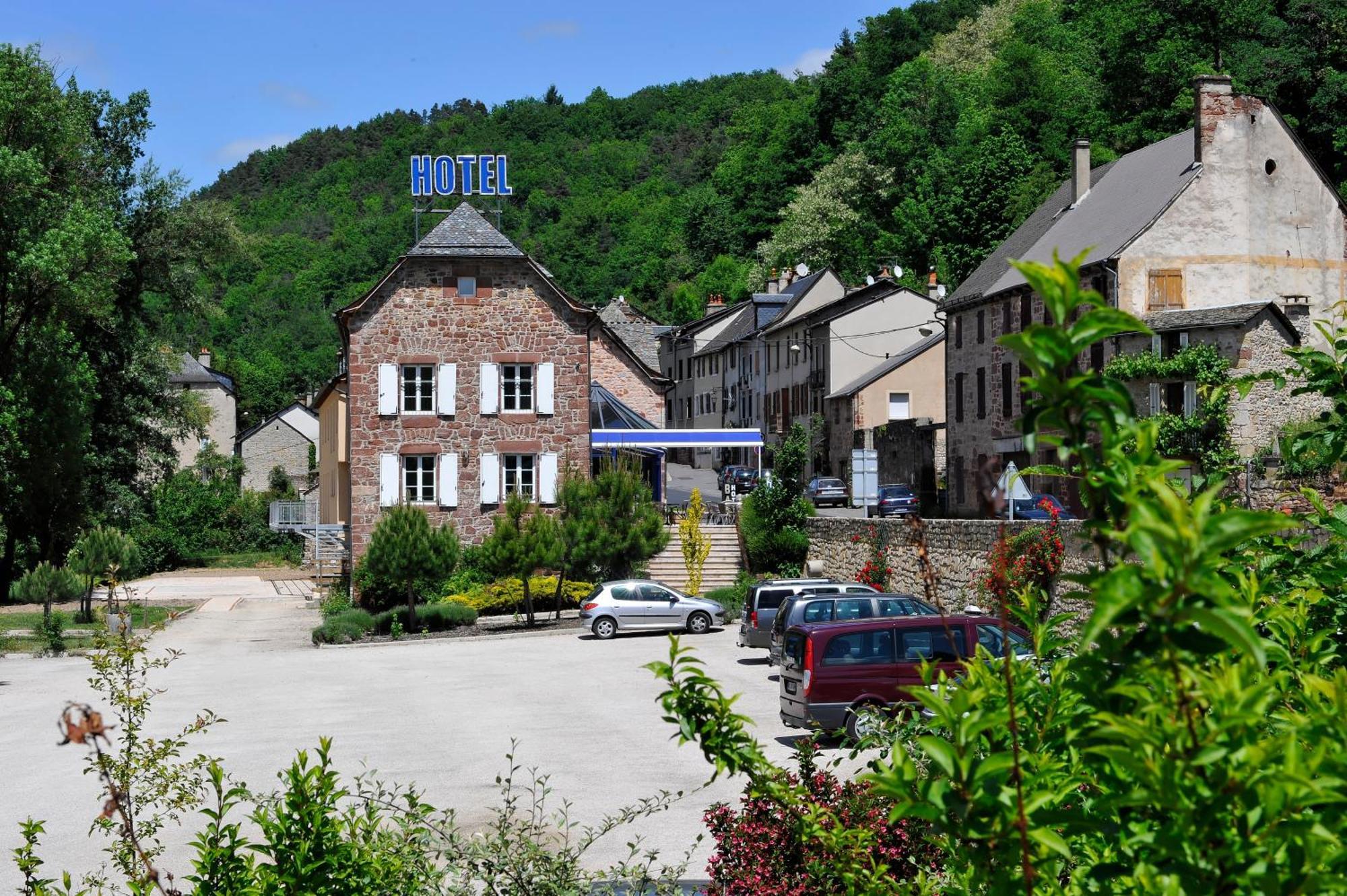Logis Hotel Restaurant Les 2 Rives - A75, En Bordure De Riviere Banassac ภายนอก รูปภาพ