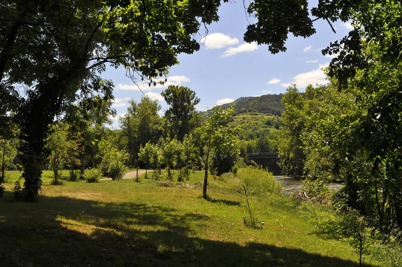 Logis Hotel Restaurant Les 2 Rives - A75, En Bordure De Riviere Banassac ภายนอก รูปภาพ