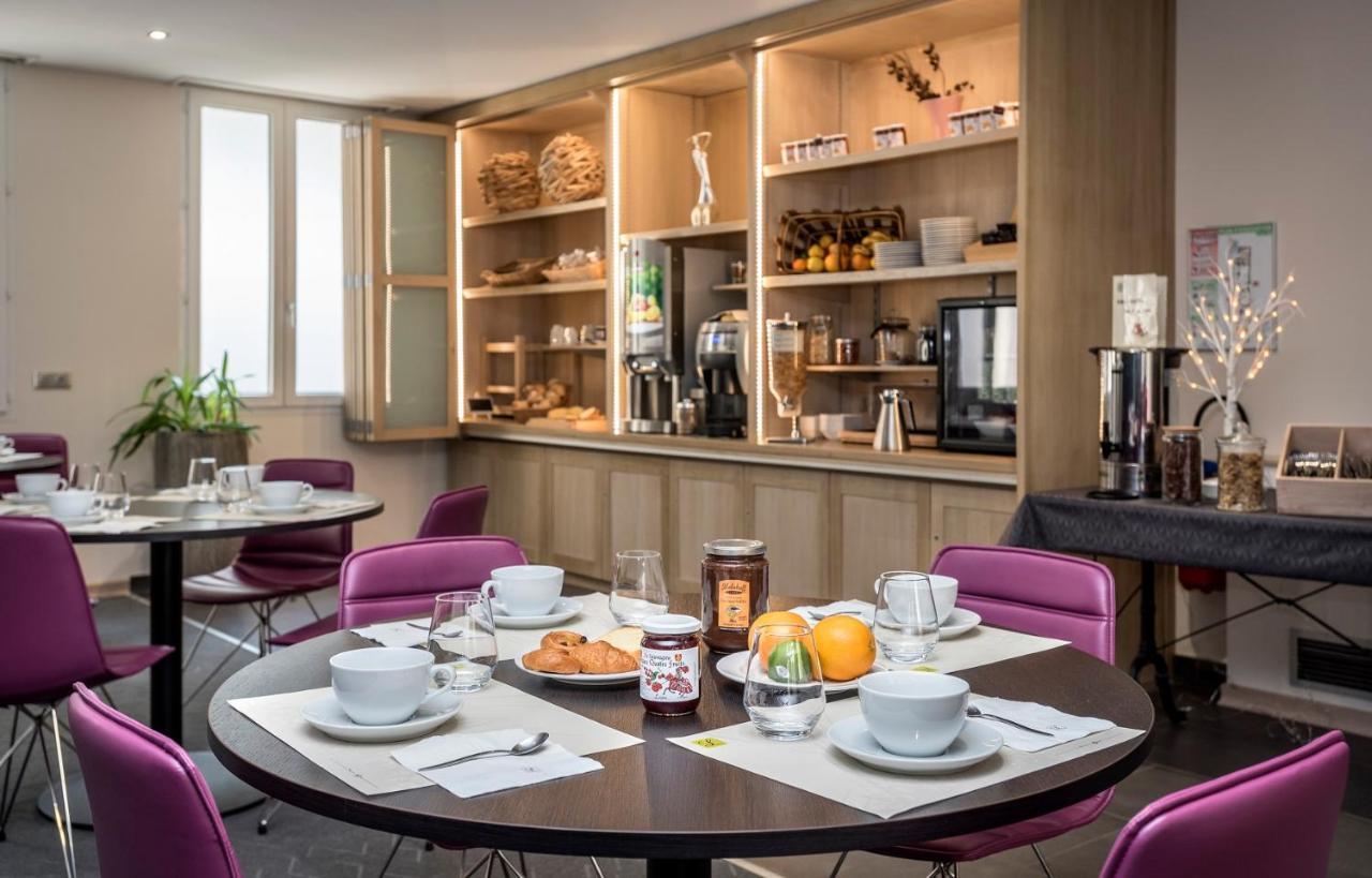Logis Hotel Restaurant Les 2 Rives - A75, En Bordure De Riviere Banassac ภายนอก รูปภาพ