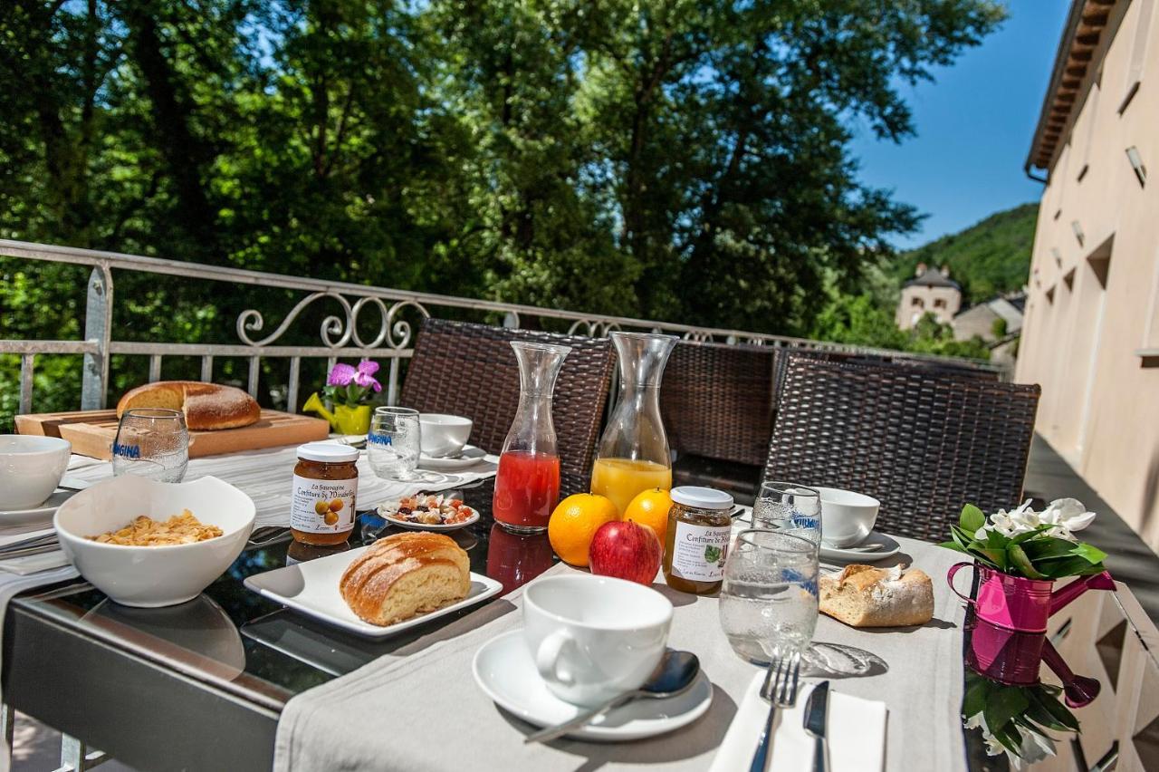 Logis Hotel Restaurant Les 2 Rives - A75, En Bordure De Riviere Banassac ภายนอก รูปภาพ